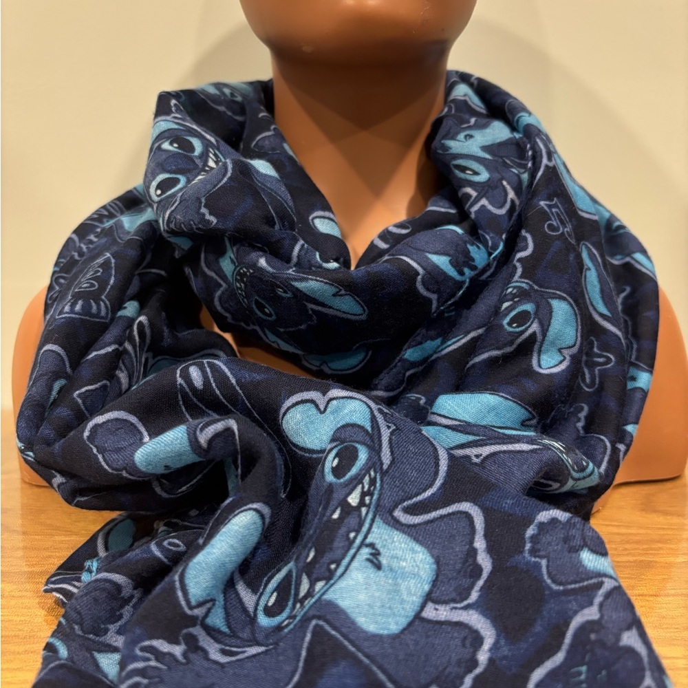 Disney Stitch Scarf 🧣 SUPER CUTE!🥰